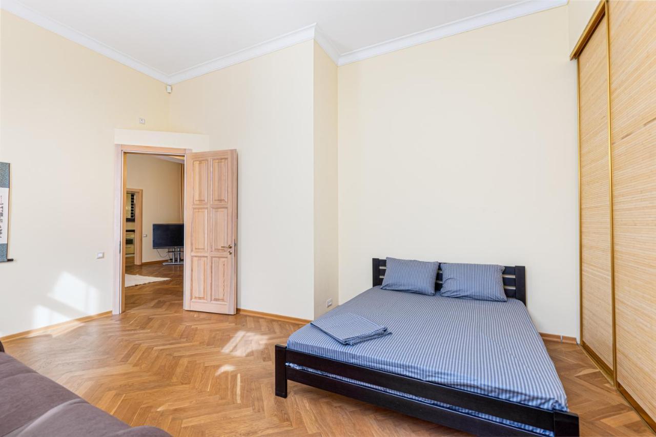 Grecheskaya Street Art Apartment Odessa Esterno foto