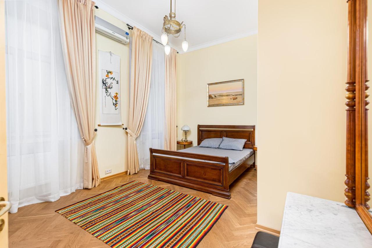 Grecheskaya Street Art Apartment Odessa Esterno foto